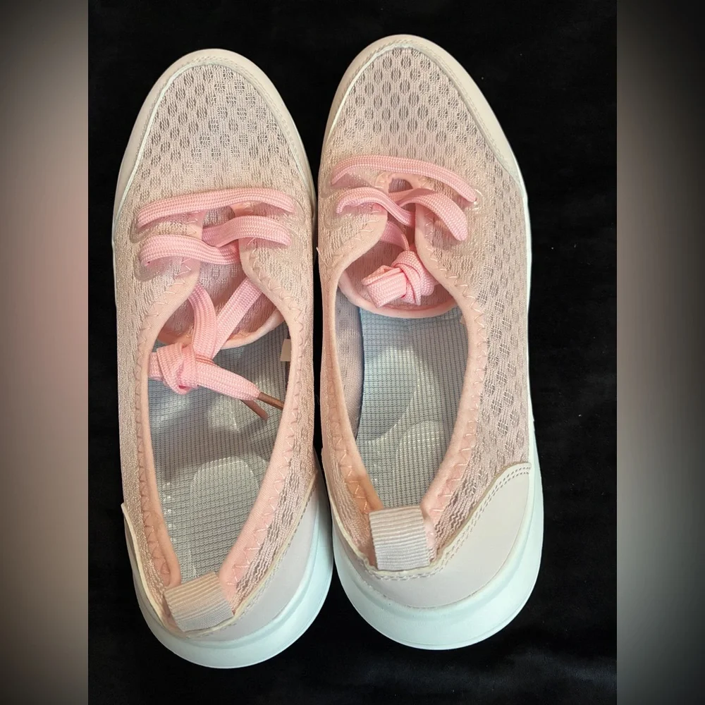 Women's Generic Soft Sole Slip Casual Flat Sneaker Size 38 (equals 7.5-8) NWOT